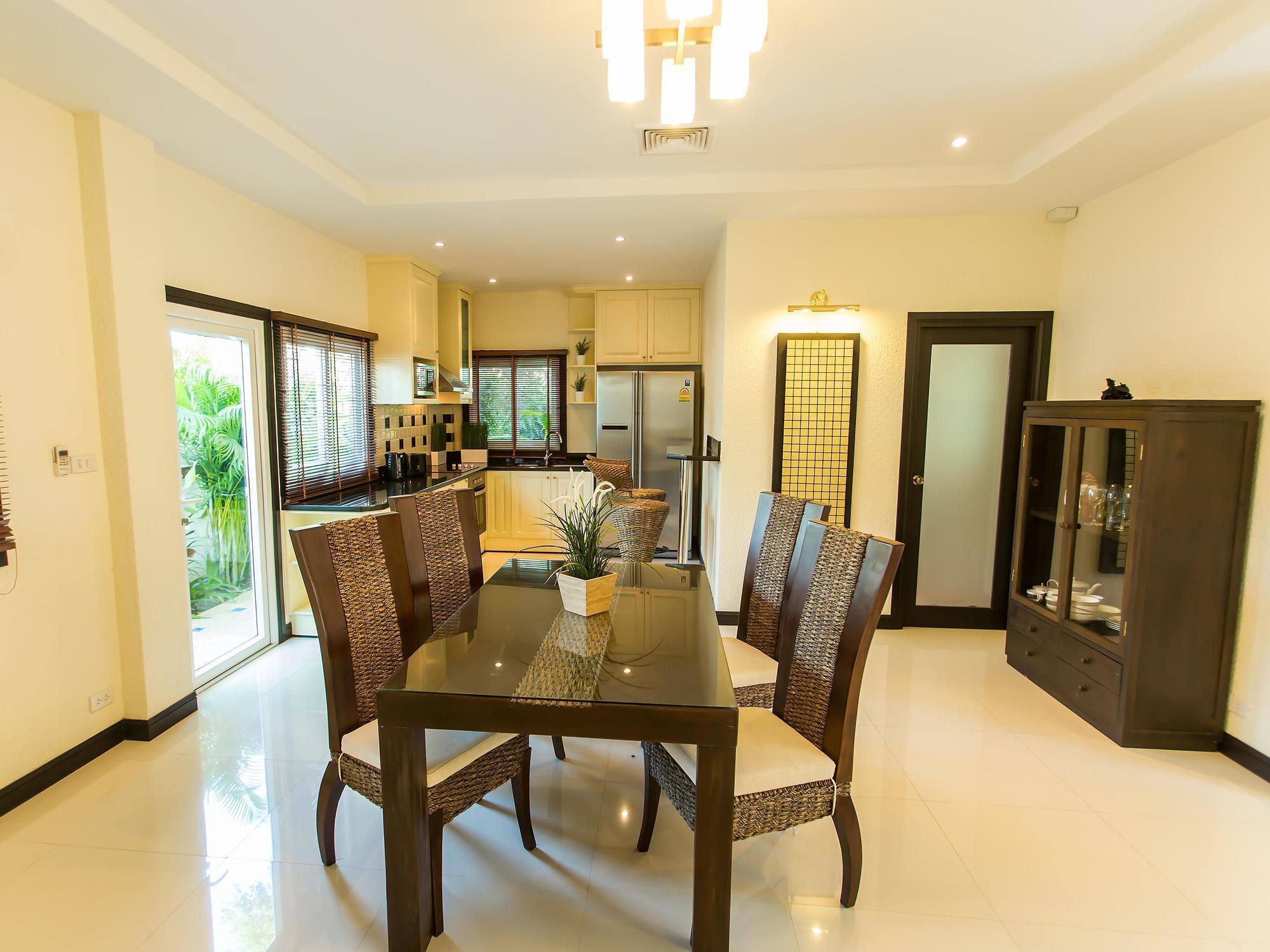 Arabella Villas Pattaya Bagian luar foto