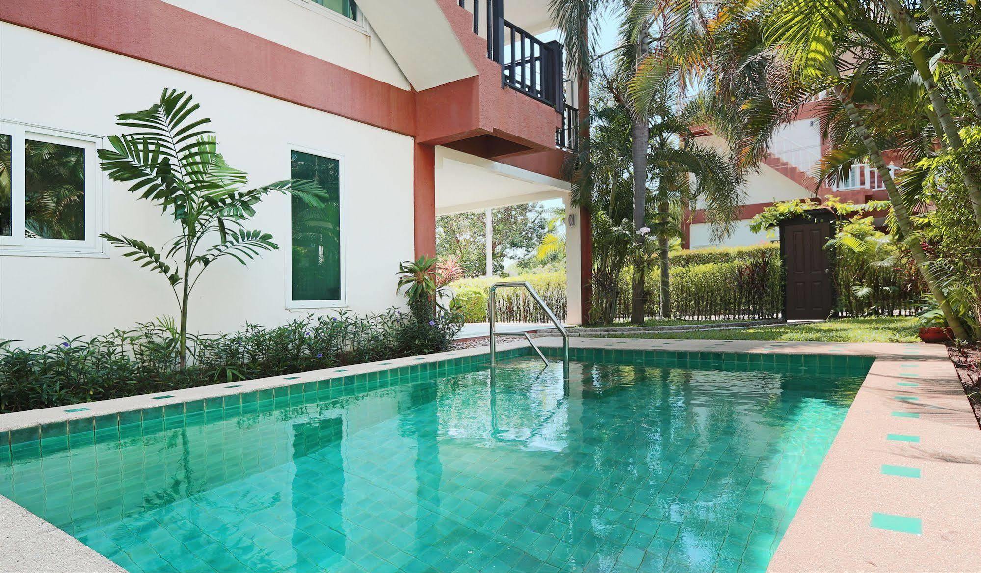 Arabella Villas Pattaya Bagian luar foto