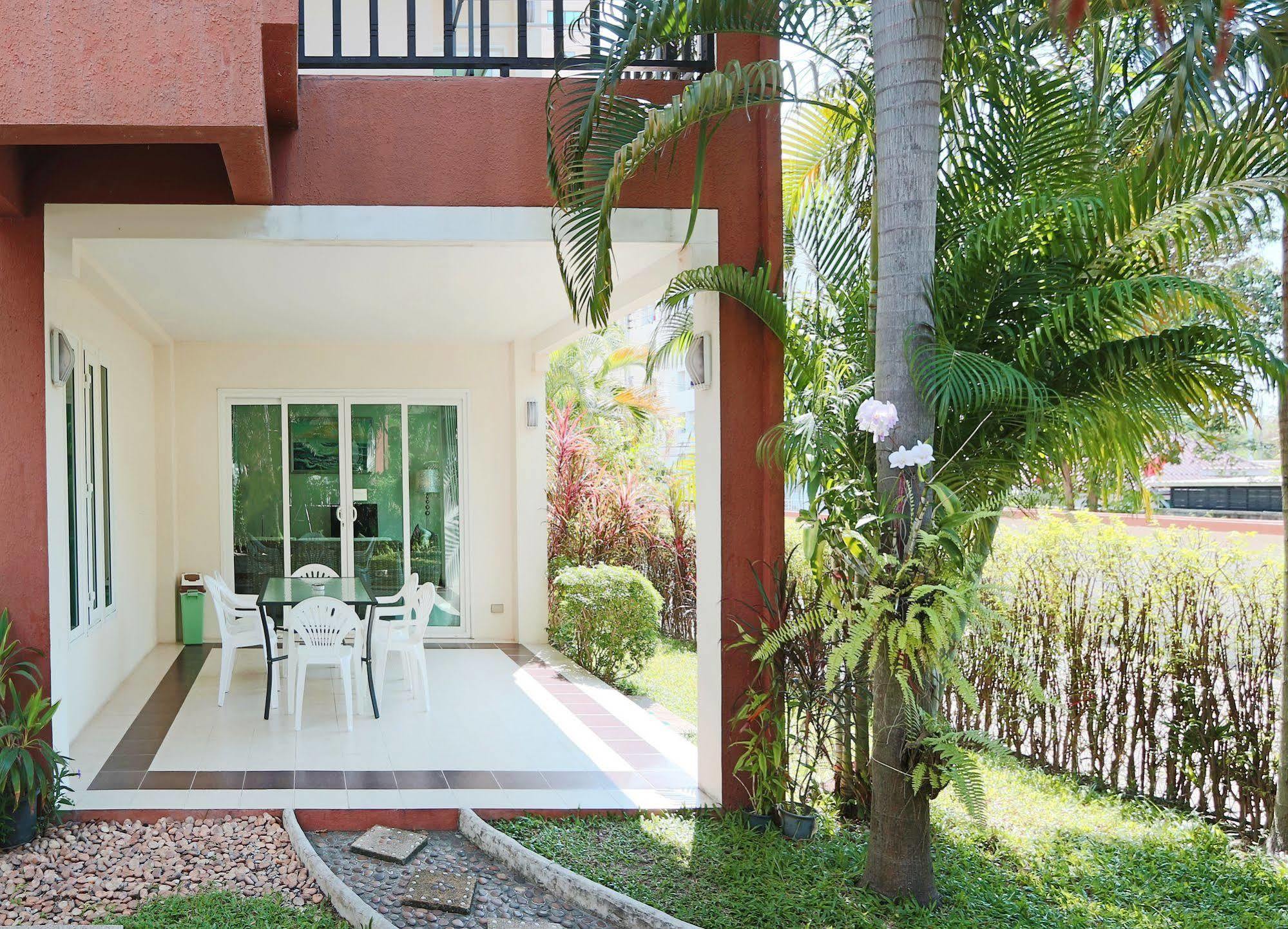 Arabella Villas Pattaya Bagian luar foto